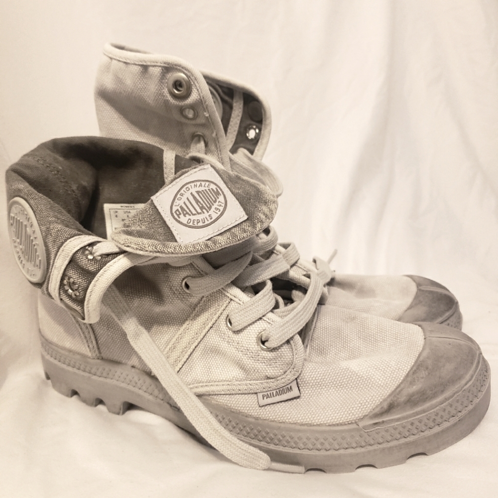 PALLADIUM gray boots women's size 8